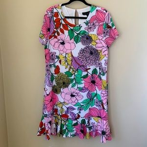 Gorgeous flower dress! NWOT.